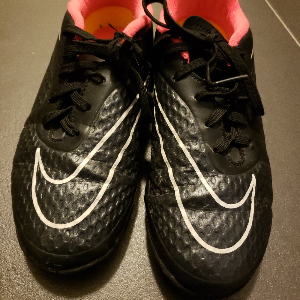 Kids soccer shoes